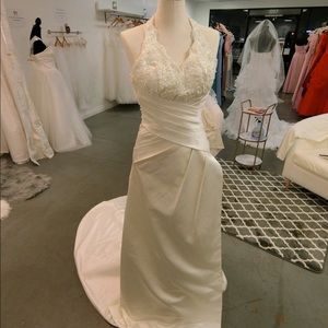 Used wedding dress size 6